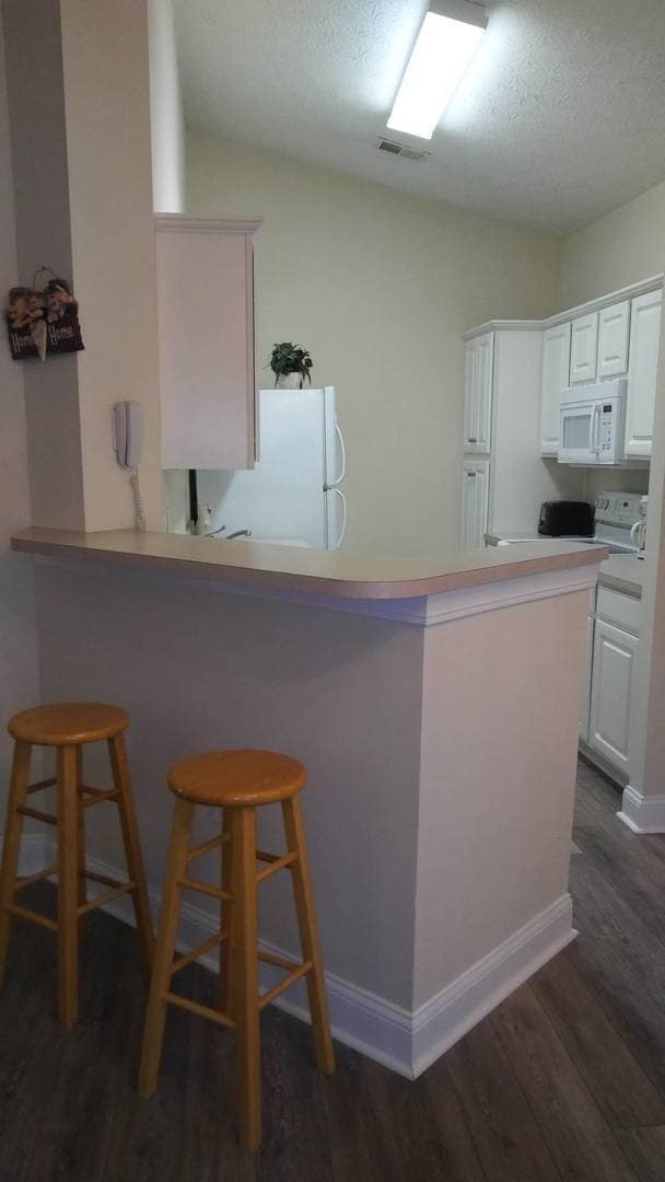 Building Photo - 3 Bedroom furnished Condo in Arrowhead