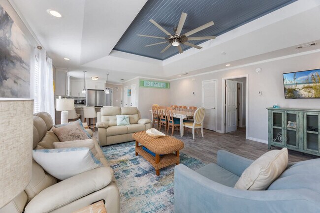 Building Photo - 4496 Luke Ave