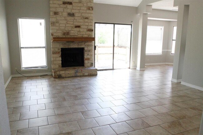 Building Photo - 2207 Lancaster Gate Cove