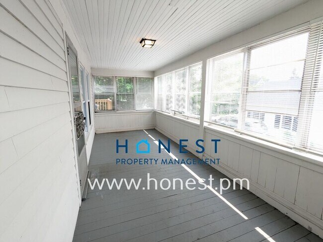 Building Photo - 110 Silver St