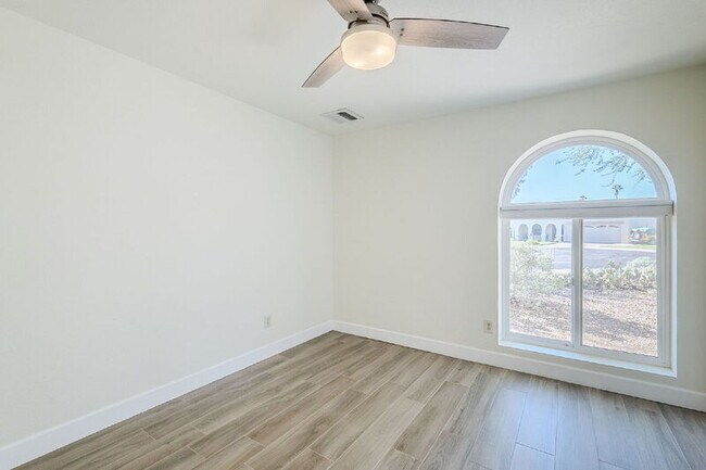 Building Photo - 10207 S 43rd Pl