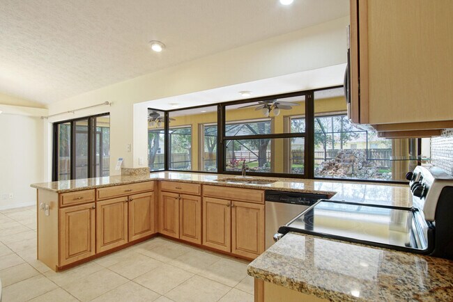 Building Photo - 1273 SW Albenga Ave