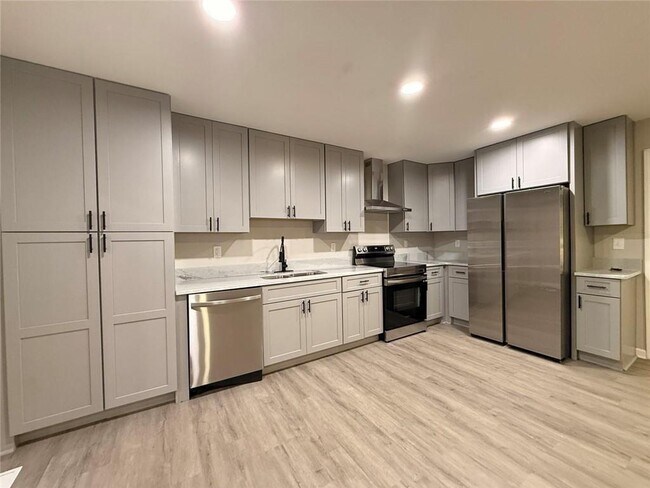 Building Photo - 3891 Artist View Dr