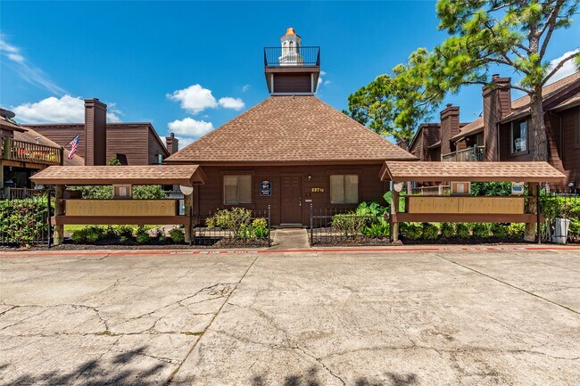 Building Photo - 723 Davis Rd