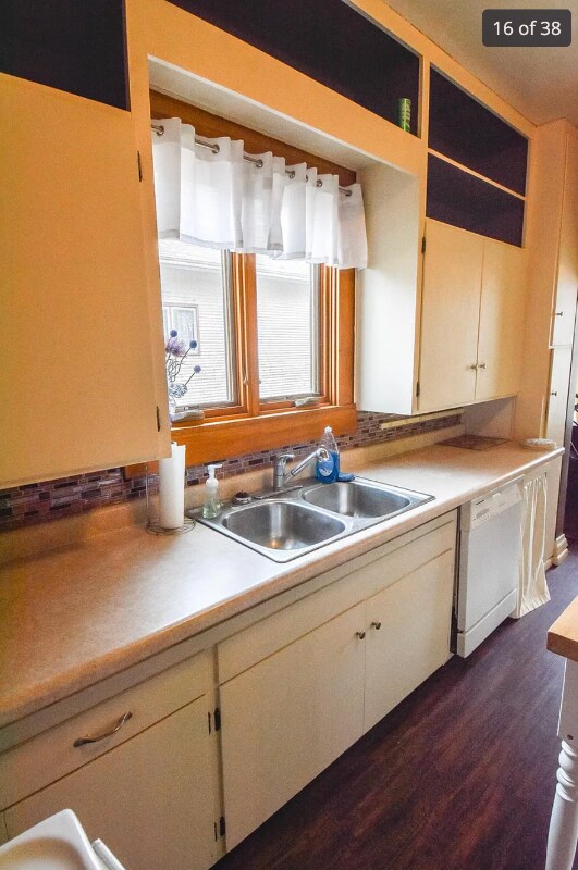 Building Photo - 716 Knight Ave N