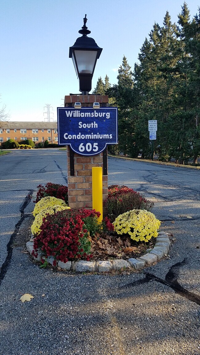 Welcom - 605 Grove St