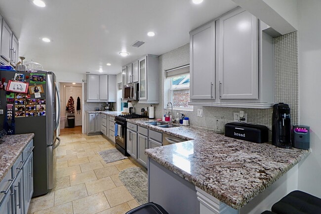 Building Photo - 5951 Yarwell Dr