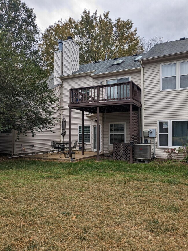 Building Photo - 1254 Lake Dr