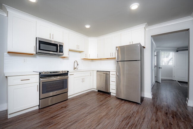 Ladera 1 Bed, 1 Bath Kitchen - Ladera Apartments