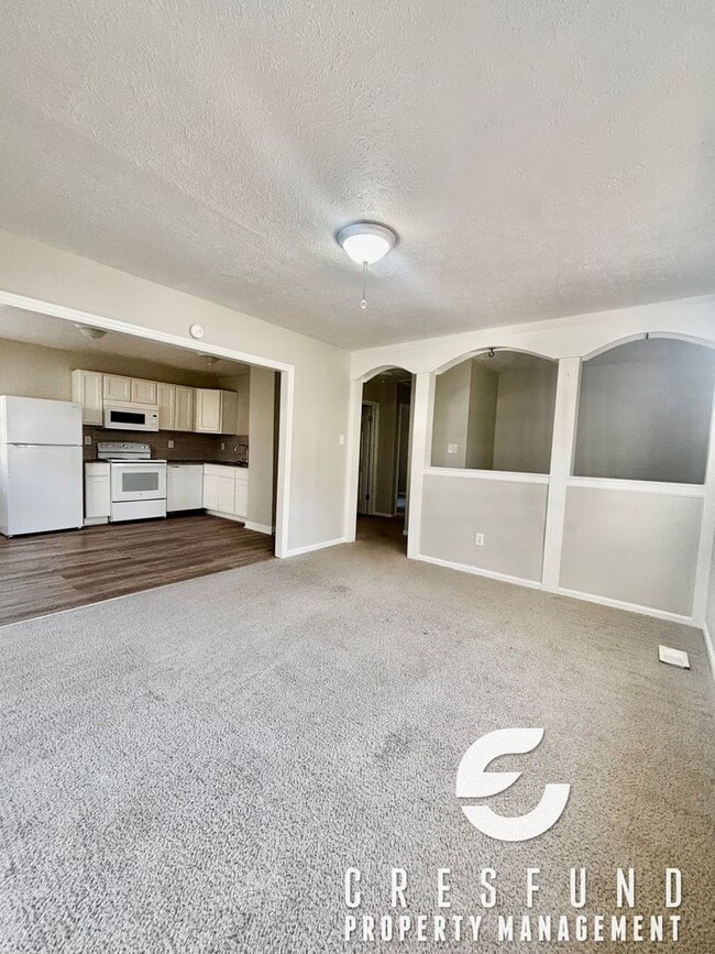 Building Photo - 4 BED, 2 BATH AVAILABLE AND READY FOR MOVE IN TODAY!