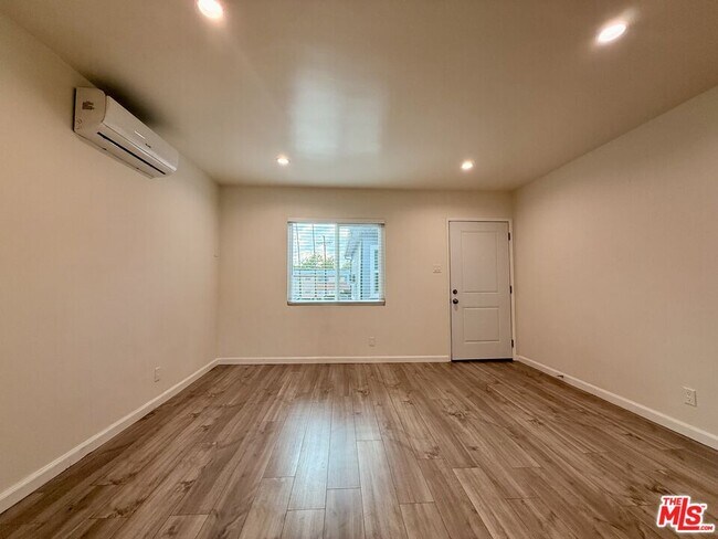 Building Photo - 5246 Whitsett Ave