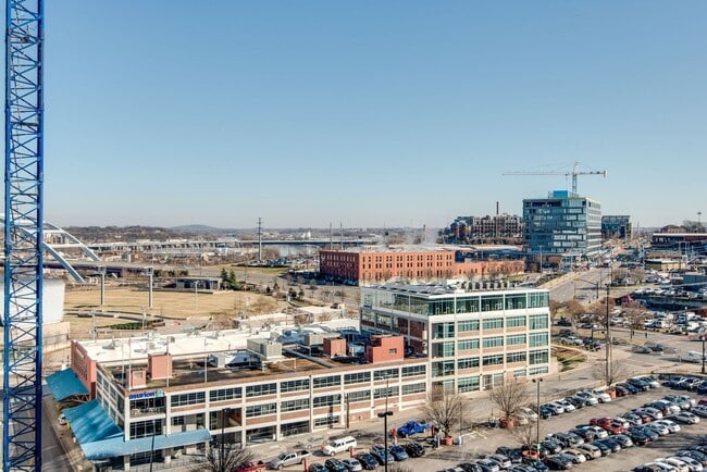 Building Photo - Downtown Luxury Living at The Encore