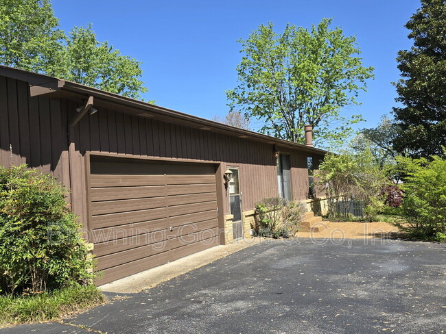 Building Photo - 2002 Gladeville Dr