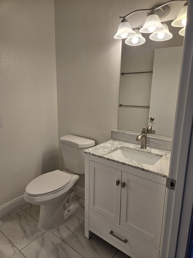 Building Photo - 3080 Fox Ln