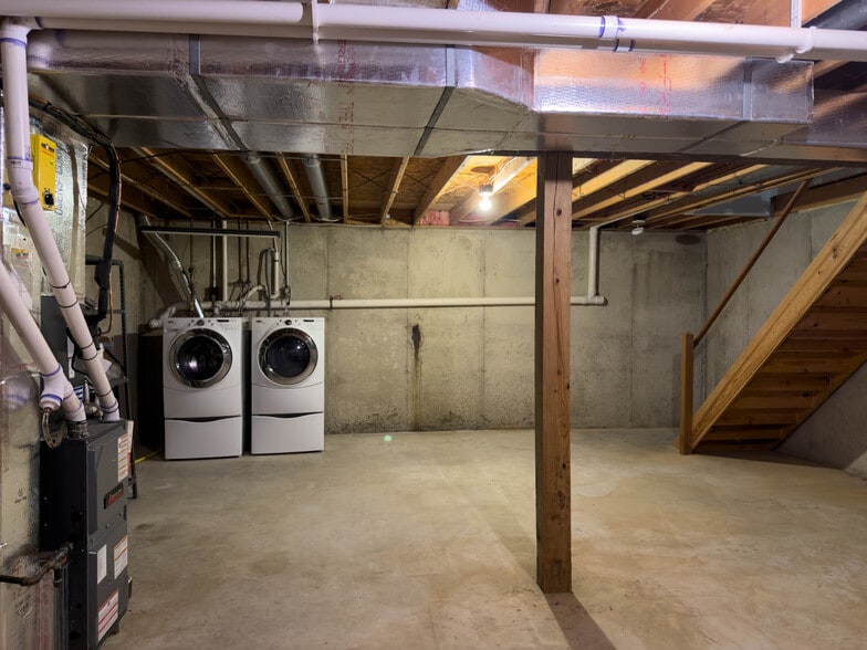 Building Photo - 2146 Walnut St