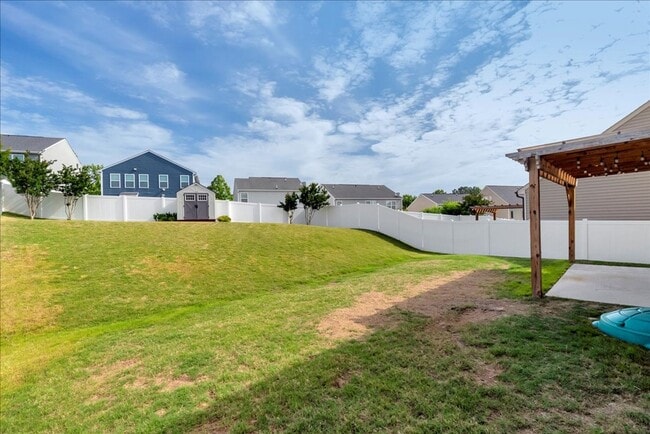 Building Photo - Updated Home with Fenced Yard in Massey Preserve