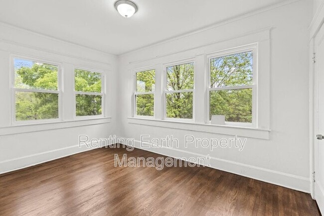 Building Photo - 1724 30th St SW