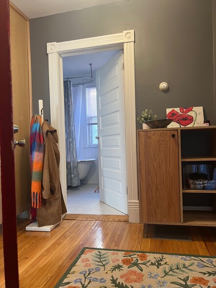 Entrance to Bathroom - 103 Victoria St N