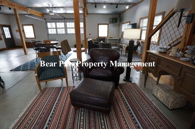 Building Photo - Super Cute, Short Term (SIX MONTHS) Fully Furnished Barndominum in Bailey!!
