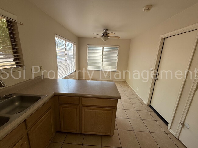 Building Photo - 9252 W Ironwood Dr