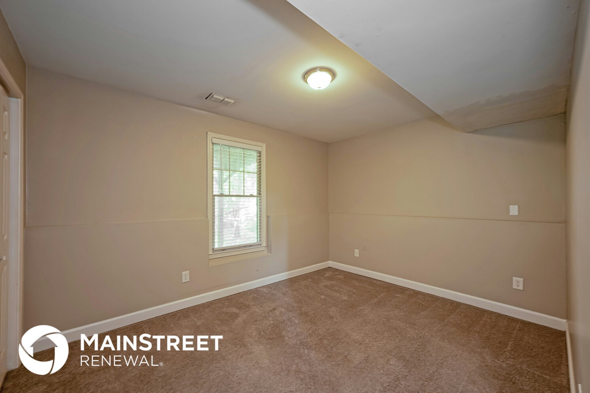 Building Photo - 2208 S Ashford Ct