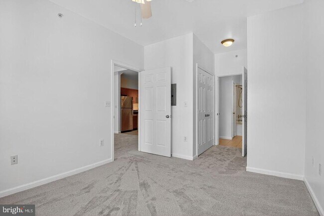 Building Photo - 12945 Centre Park Cir