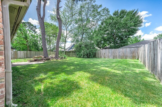 Building Photo - 17035 Seven Pines Dr