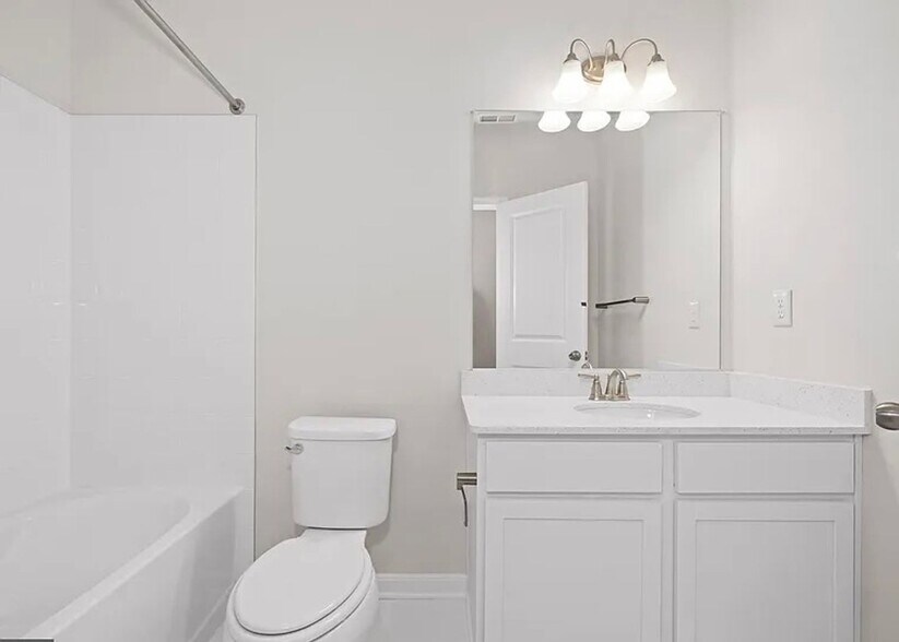 Building Photo - 635 Corbit Dr