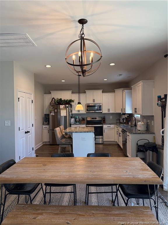 Building Photo - 1745 Bluffside Dr