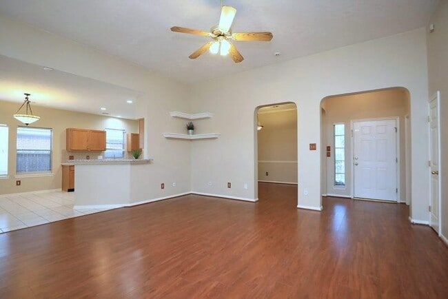 Building Photo - 834 Featherbrook Ct