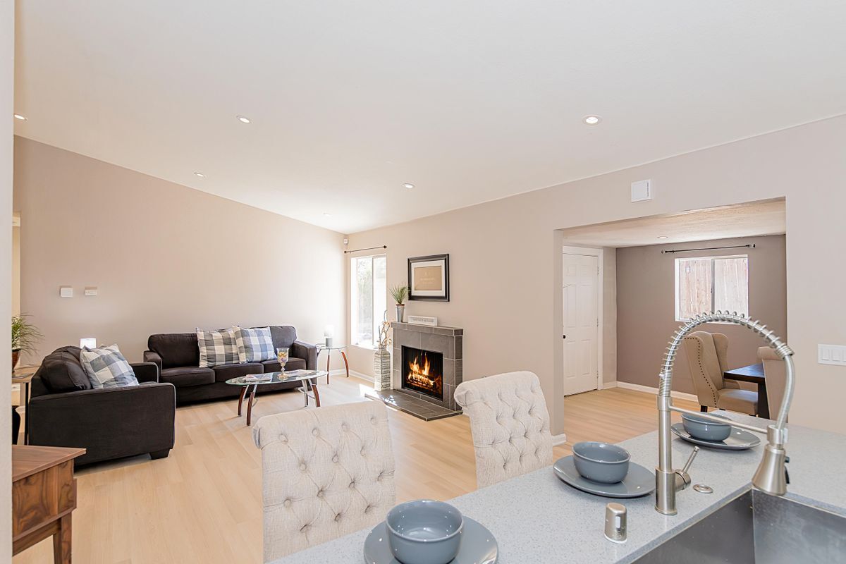 Building Photo - 4034 E Ave R