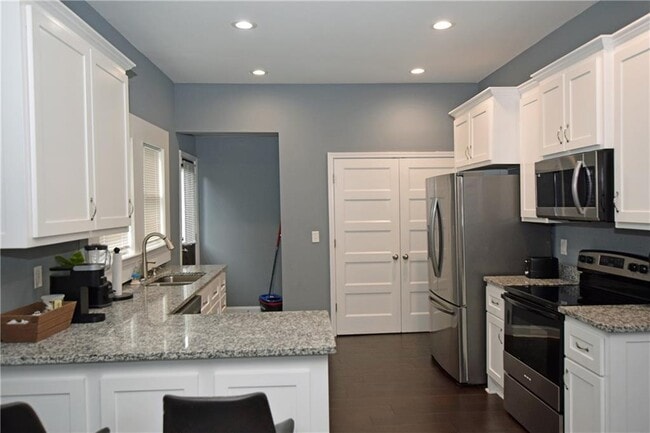 Building Photo - 508 Lawton St SW