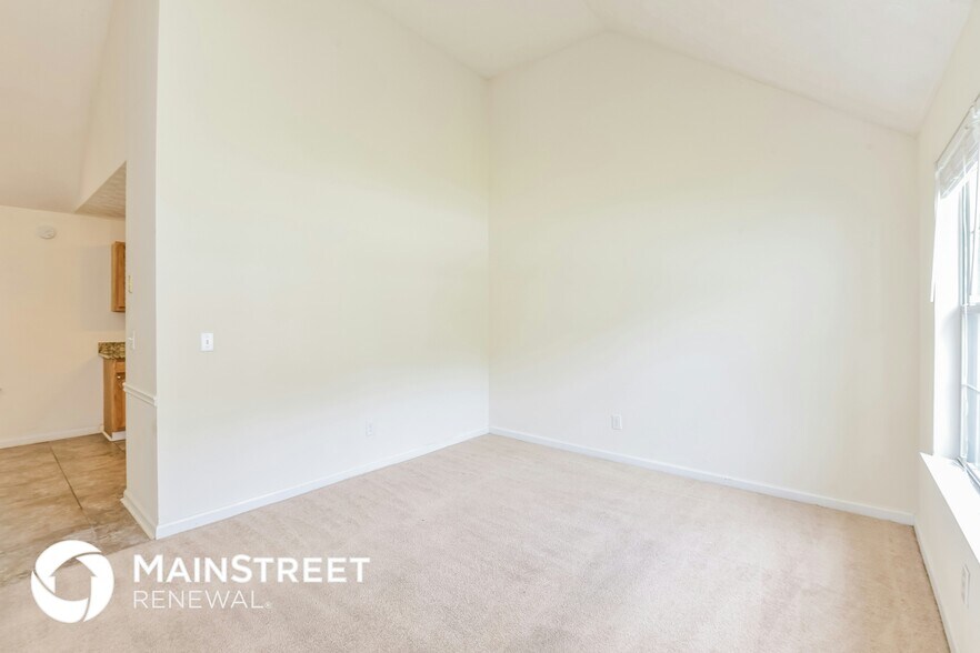 Building Photo - 3552 6 Oaks Ct