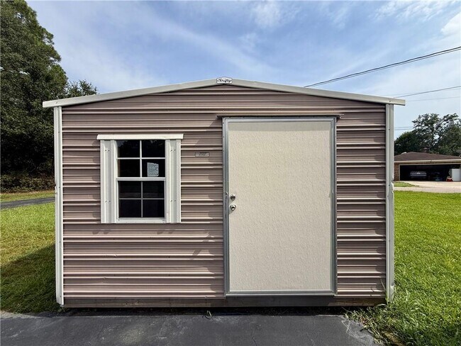 Building Photo - 5520 Helen Dr