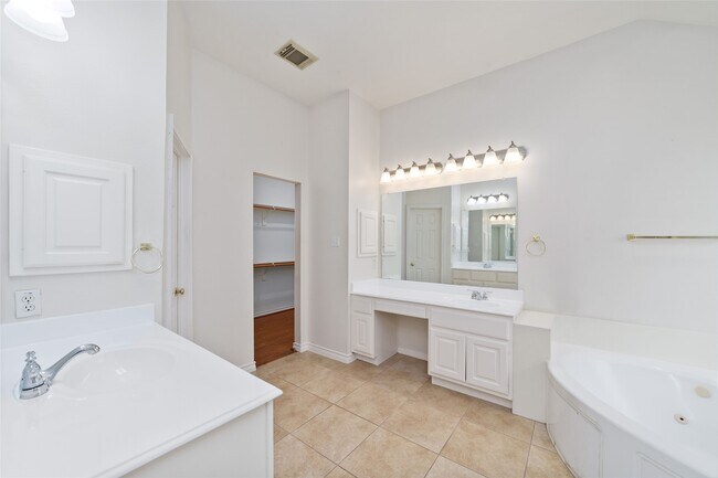 Building Photo - 12215 Salmon Creek