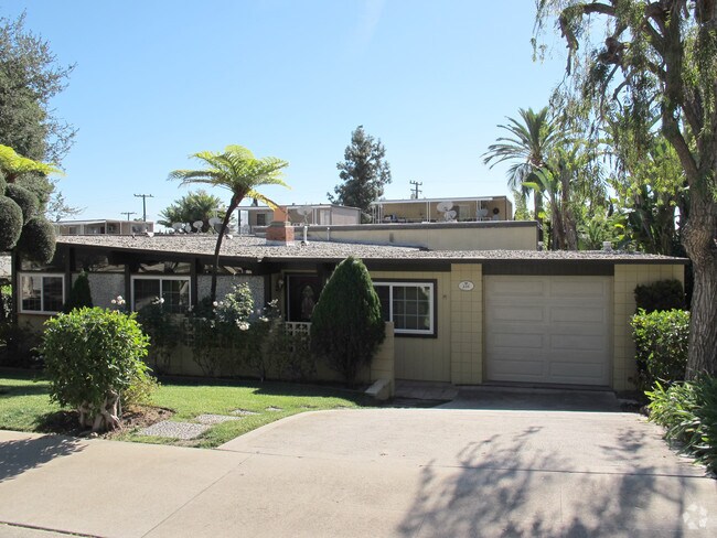 Primary Photo - 156 E Highland Ave