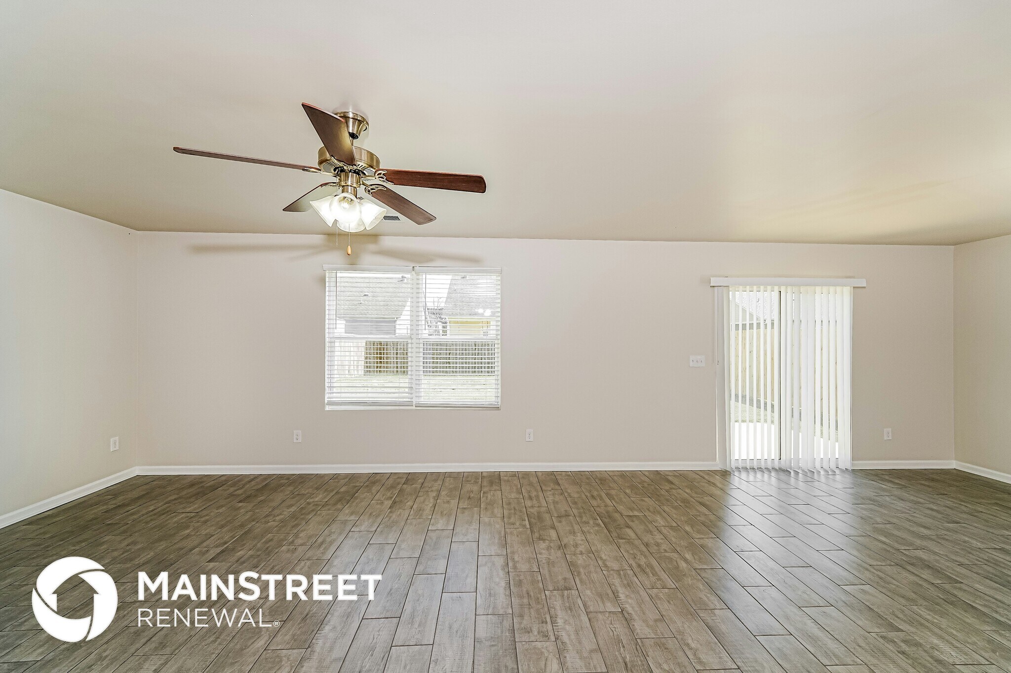 Building Photo - 855 Hawthorn Ln