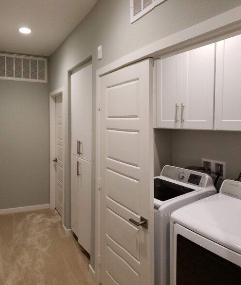 Building Photo - 130 Cadence