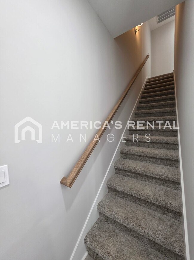 Building Photo - New Construction Townhome for Rent in Clanton, AL!