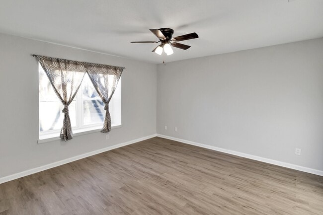 Building Photo - 246 Pinyon Ln