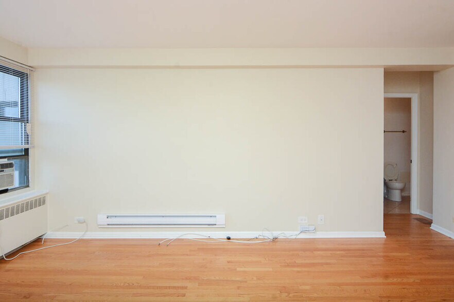 Building Photo - 4180 N Marine Dr