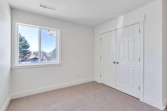 Building Photo - 881 S 635 W
