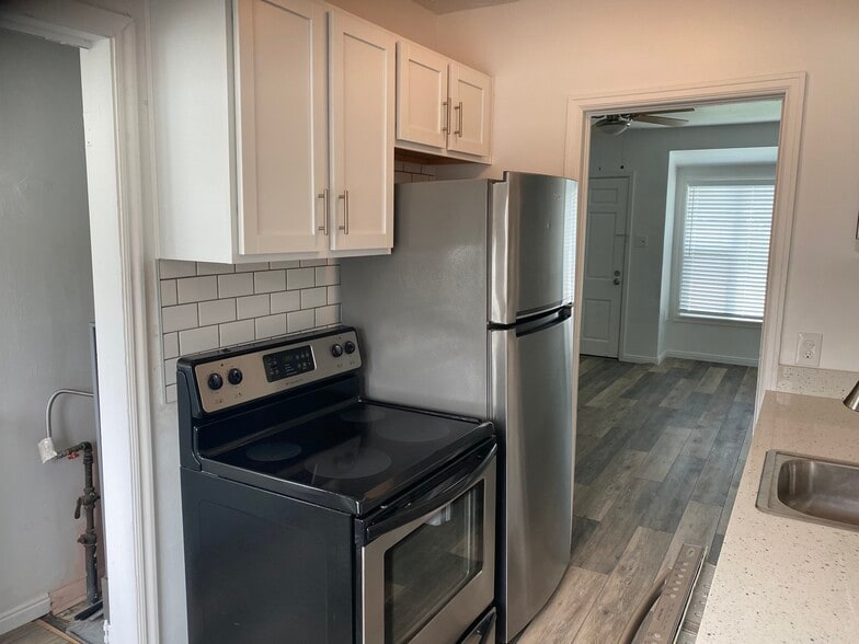 Building Photo - 1526 E 1300 S