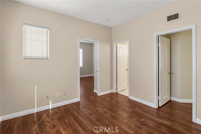 Building Photo - 104 Silver Fox