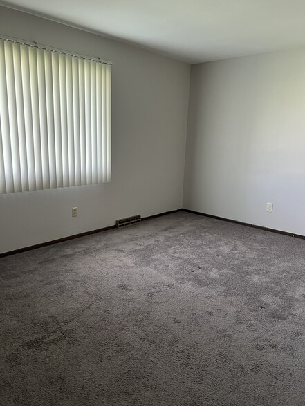 Bedroom 2 - W165N11482 Royal Ct
