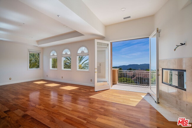 Building Photo - 16800 Calle Montecito