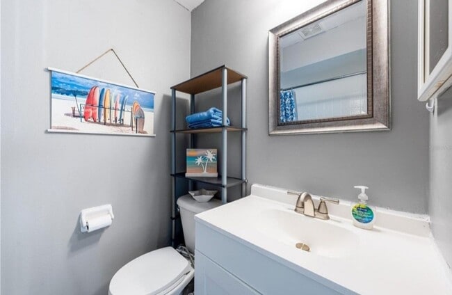 Building Photo - 1 Bedroom Condo in Bunker Oaks, Longmeadow