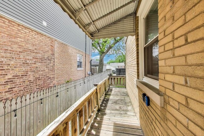 Building Photo - 4118 Prairie Ave