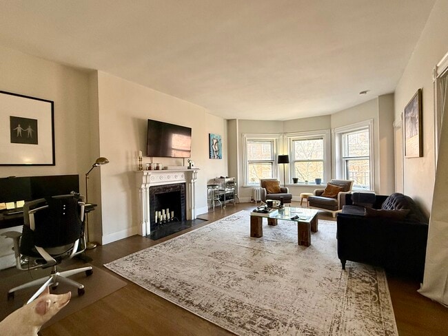 Building Photo - 475 Beacon St