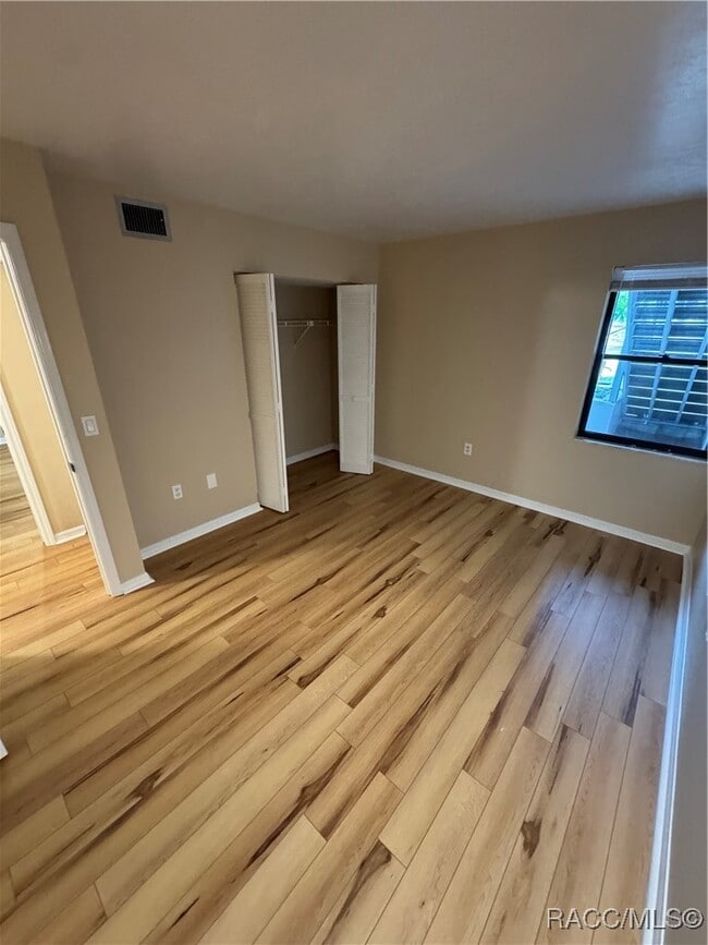 Building Photo - 790 E Gilchrist Ct